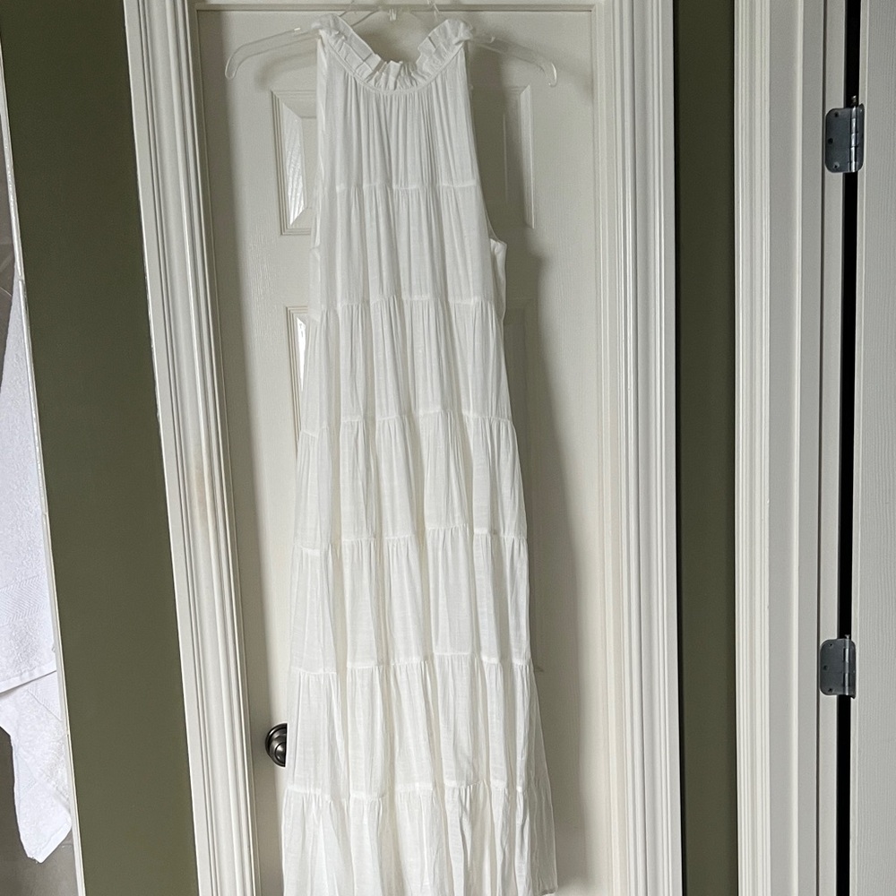 Entro White Maxi Dress